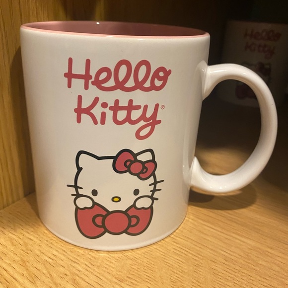 Hello Kitty Mugs - Picture 2 of 4
